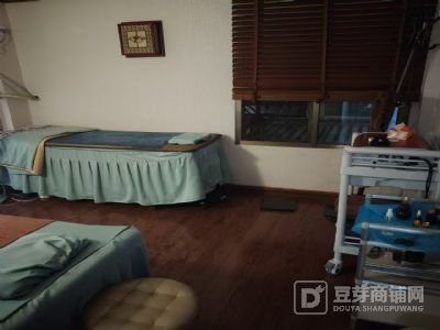 株洲临街经营9年头疗养生馆转让
